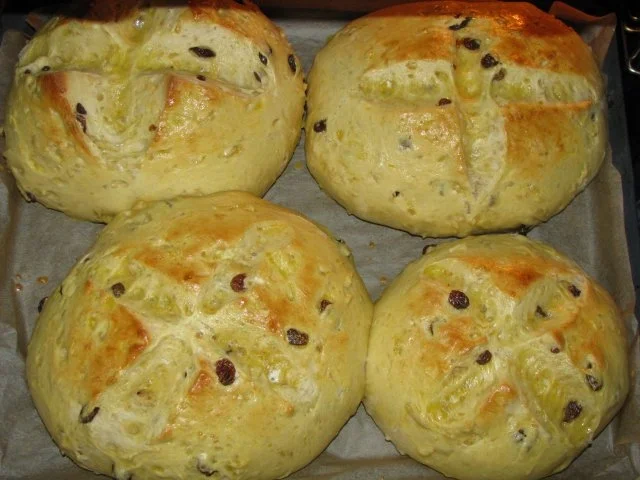 Rezept: Osterbrot nach Mamas Rezept Bild Nr. 4 Osterbrot nach Mamas Rezept - Rezept - Bild Nr. 4