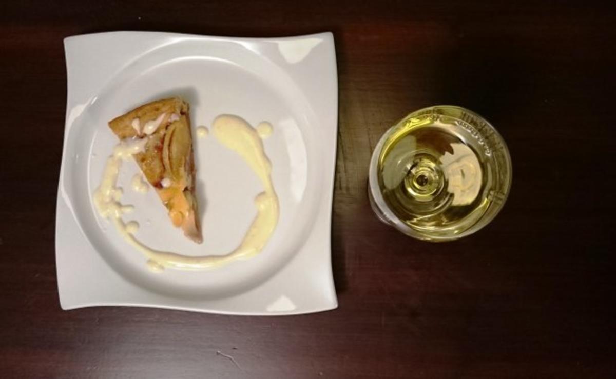 Bilder für Warme Apfeltarte mit Vanillesoße und edelsüßem Riesling - Rezept