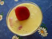 Pudding mit frischen Erdbeeren - Rezept