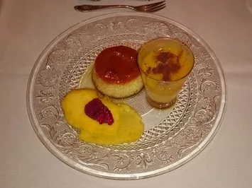 Creme Caramel mit Mangosorbet - Rezept