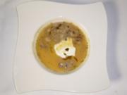 Cremesuppe aus Ingwer und Akazienhonig mit Quarkhäubchen - Rezept