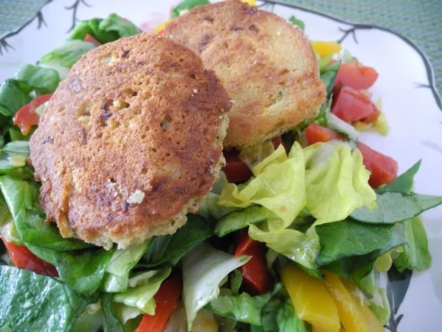 6 Jahre Kochbar ---  Kichererbsen - Bratlinge auf Salat - Rezept - Bild Nr. 2