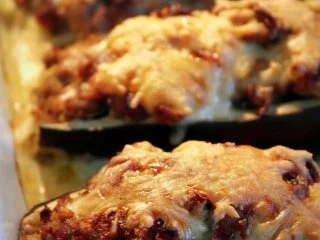 Rezept: Auberginen mit orientalischer Hackfleisch-Füllung, im Ofen gebacken Auberginen mit orientalischer Hackfleisch-Füllung, im Ofen gebacken - Rezept