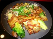 Rezept: Gebratener Römersalat im Speckmantel Gebratener Römersalat im Speckmantel - Rezept