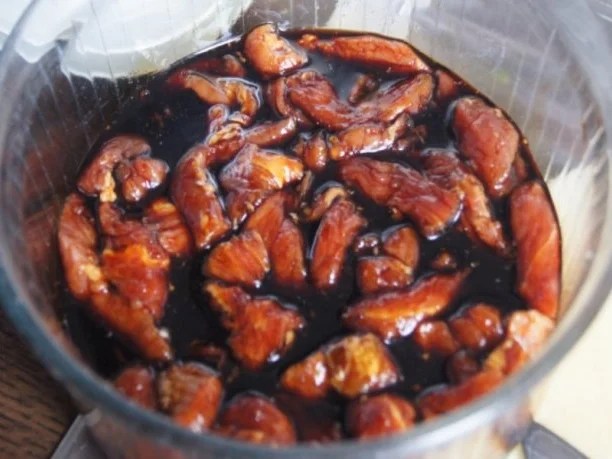 Rezept: Nudelwok mit Schweinenacken und Wachteleiern Bild Nr. 3 Nudelwok mit Schweinenacken und Wachteleiern - Rezept - Bild Nr. 3