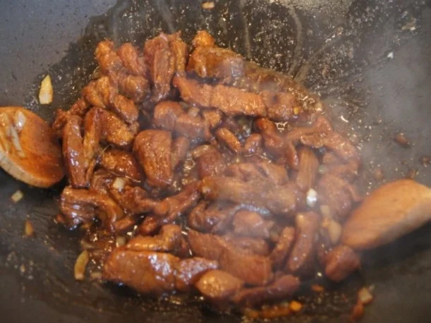 Rezept: Nudelwok mit Schweinenacken und Wachteleiern Bild Nr. 12 Nudelwok mit Schweinenacken und Wachteleiern - Rezept - Bild Nr. 12