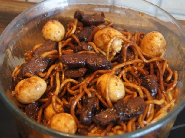 Rezept: Nudelwok mit Schweinenacken und Wachteleiern Bild Nr. 16 Nudelwok mit Schweinenacken und Wachteleiern - Rezept - Bild Nr. 16