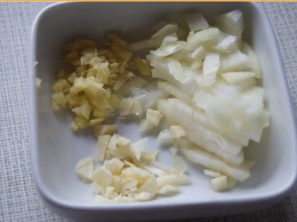 Rezept: Nudelwok mit Schweinenacken und Wachteleiern Bild Nr. 5 Nudelwok mit Schweinenacken und Wachteleiern - Rezept - Bild Nr. 5