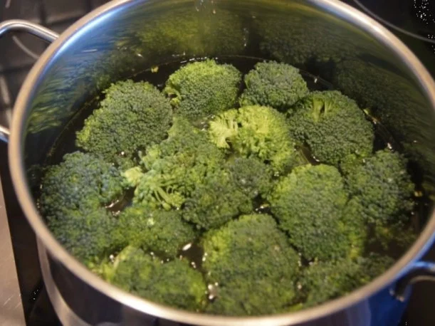 Rezept: Puten Ministeaks mit Brokkoli Bild Nr. 4 Puten Ministeaks mit Brokkoli - Rezept - Bild Nr. 4