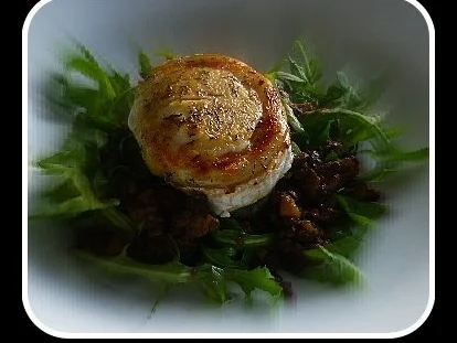 Rezept: Salat von Linsen und Rucola mit gratiniertem Ziegenkäse Salat von Linsen und Rucola mit gratiniertem Ziegenkäse - Rezept