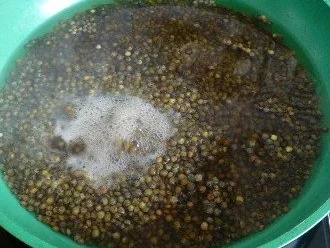 Rezept: Salat von Linsen und Rucola mit gratiniertem Ziegenkäse Bild Nr. 4 Salat von Linsen und Rucola mit gratiniertem Ziegenkäse - Rezept - Bild Nr. 4