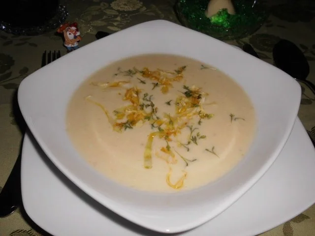 Schaumsüppchen mit Spitzkohl>> - Rezept