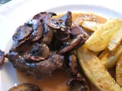 Fleisch: Kalbsbäckchen geschmort mit Wildkräuterbutter-Champignons - Rezept - Bild Nr. 4