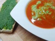 Tomatensuppe mit Basilikum-Sahne - Rezept