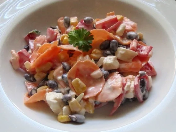 Rezept: Salat: Bunter Schwarze-Bohnen Salat Salat: Bunter Schwarze-Bohnen Salat - Rezept