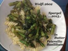 Vegetarisch : Grüner Spargel aus der Pfanne mit Butter - Rezept