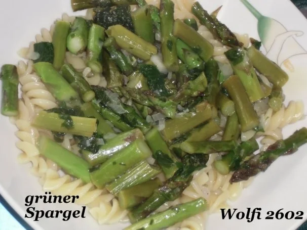 Vegetarisch : Grüner Spargel aus der Pfanne mit Butter - Rezept - Bild Nr. 3