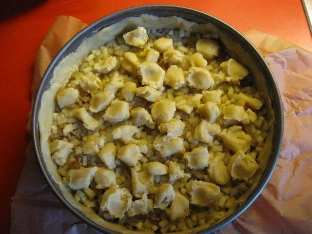 Rezept: Apfelkuchen mit Walnuss und Streusel Bild Nr. 11 Apfelkuchen mit Walnuss und Streusel - Rezept - Bild Nr. 11