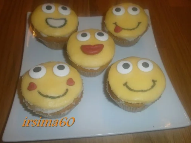 Rezept: Smilie Muffins Bild Nr. 2 Smilie Muffins - Rezept - Bild Nr. 2