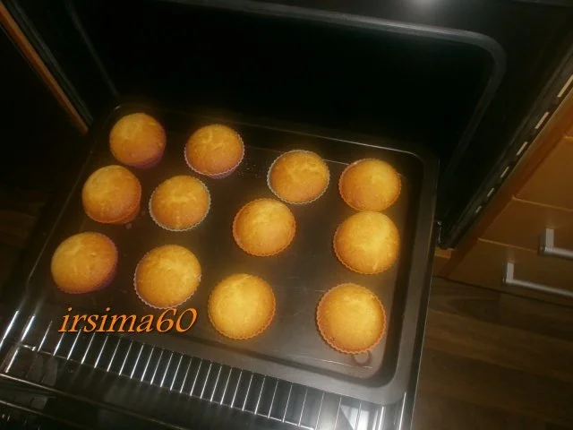 Rezept: Smilie Muffins Bild Nr. 5 Smilie Muffins - Rezept - Bild Nr. 5