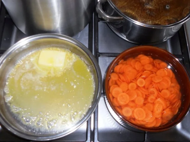 Rezept: Lammkeule à la "Oòrndrasch" in einer Steinpilz - Sahnesauce (Rzpt. um 2015) Bild Nr. 35 Lammkeule à la "Oòrndrasch" in einer Steinpilz - Sahnesauce (Rzpt. um 2015) - Rezept - Bild Nr. 35