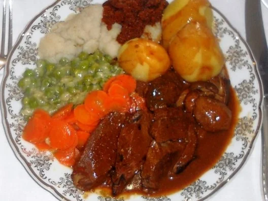 Rezept: Lammkeule à la "Oòrndrasch" in einer Steinpilz - Sahnesauce (Rzpt. um 2015) Bild Nr. 55 Lammkeule à la "Oòrndrasch" in einer Steinpilz - Sahnesauce (Rzpt. um 2015) - Rezept - Bild Nr. 55