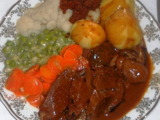 Rezept: Lammkeule à la "Oòrndrasch" in einer Steinpilz - Sahnesauce (Rzpt. um 2015) Bild Nr. 56 Lammkeule à la "Oòrndrasch" in einer Steinpilz - Sahnesauce (Rzpt. um 2015) - Rezept - Bild Nr. 56