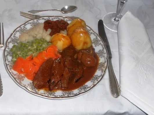 Rezept: Lammkeule à la "Oòrndrasch" in einer Steinpilz - Sahnesauce (Rzpt. um 2015) Bild Nr. 2 Lammkeule à la "Oòrndrasch" in einer Steinpilz - Sahnesauce (Rzpt. um 2015) - Rezept - Bild Nr. 2