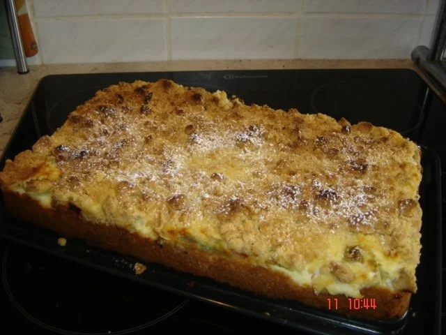 Rezept: Pudding-Streuselkuchen mit Rhabarber Pudding-Streuselkuchen mit Rhabarber - Rezept