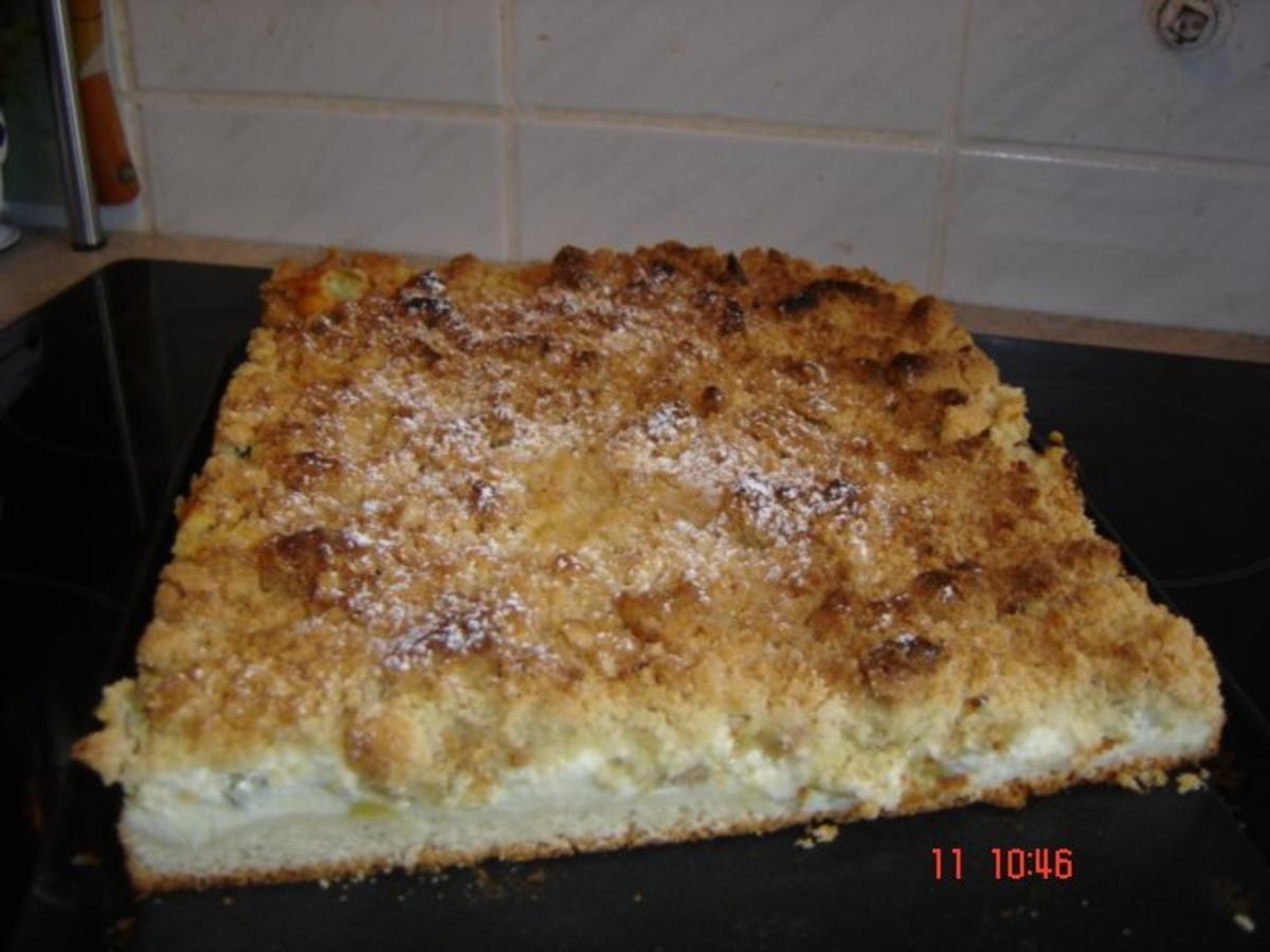 Pudding-Streuselkuchen mit Rhabarber - Rezept - Bild Nr. 2