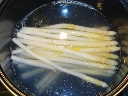 Rezept: Spargel mit Schweinefilet Bild Nr. 8 Spargel mit Schweinefilet - Rezept - Bild Nr. 8