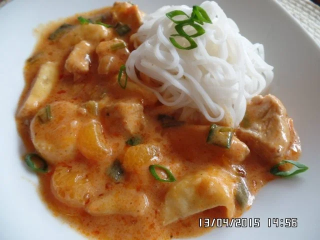 FRUCHTIGES GEFLÜGEL-CURRY - Rezept