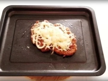 Überbackenes Schnitzel mit Rotkohl und Stampfkartoffeln - Rezept - Bild Nr. 12