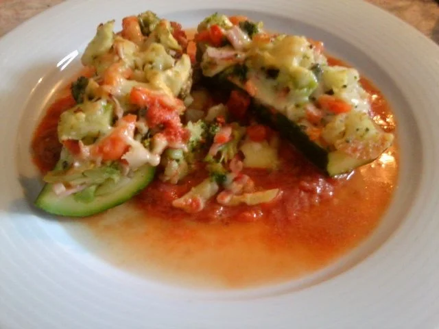 leichte, gefüllte Zucchini Schiffchen - Rezept