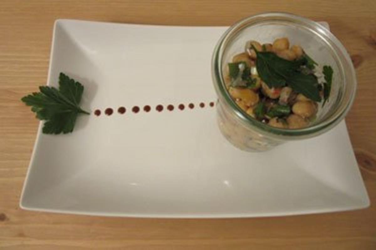 Kichererbsen-Feta-Salat mit Apfelessig & Olivenöl - Rezept