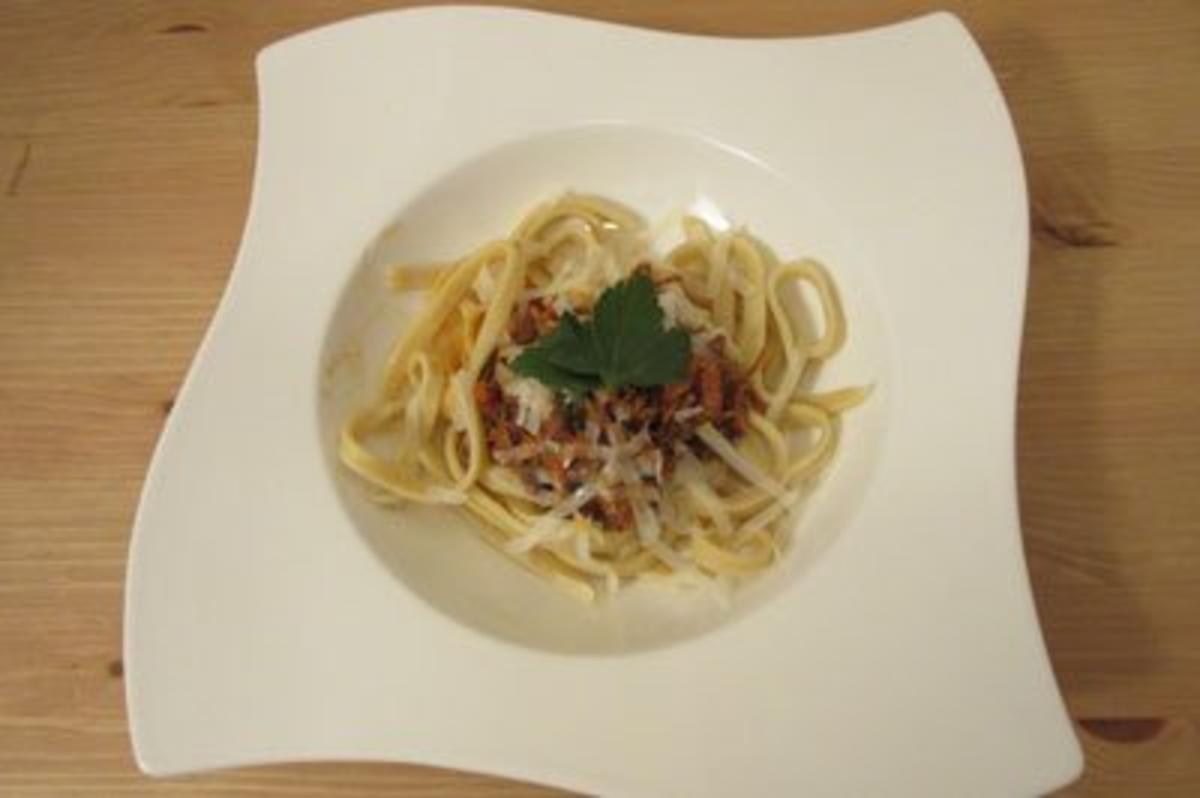 Bolognese-Ragout mit 3 verschiedenen Sorten Fleisch an selbstgemachter
Pasta - Rezept von Das perfekte Dinner