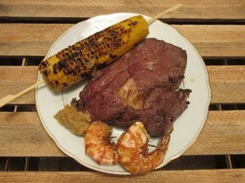 Gegrilltes Entrecote mit Hummerkrabben und Maiskolben - Rezept