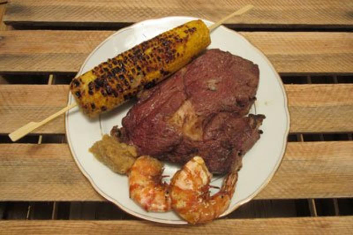 Bilder für Gegrilltes Entrecote mit Hummerkrabben und Maiskolben - Rezept