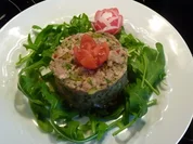 Lachs Tartar auf Rucolablätter - Rezept - Bild Nr. 3