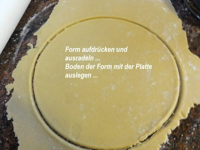 Rezept: Mürbeteig: ERDBEER-RHABARBER-TORTE Bild Nr. 4 Mürbeteig: ERDBEER-RHABARBER-TORTE - Rezept - Bild Nr. 4