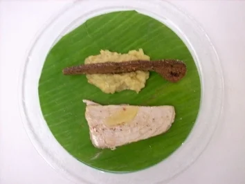 Tunfisch an Bananen-Chutney und Nussbrot - Rezept