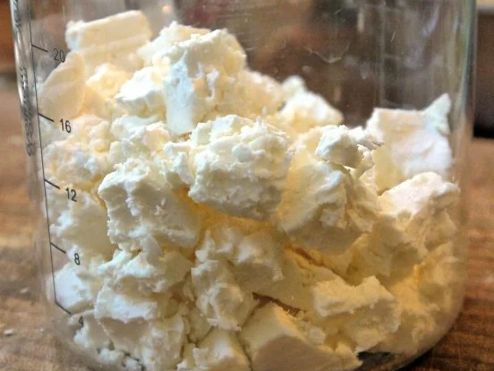 Rezept: Bärlauch-Feta-Brotaufstrich Bild Nr. 2 Bärlauch-Feta-Brotaufstrich - Rezept - Bild Nr. 2