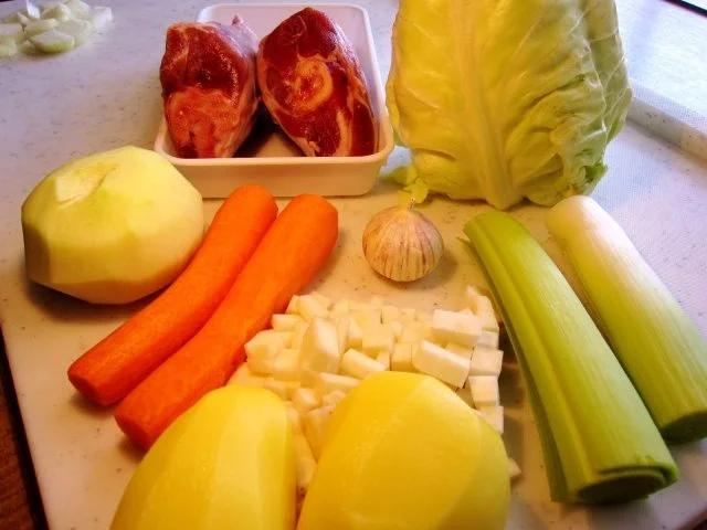 Rezept: Spitzkohl-Eintopf mit Lammfleisch Bild Nr. 2 Spitzkohl-Eintopf mit Lammfleisch - Rezept - Bild Nr. 2