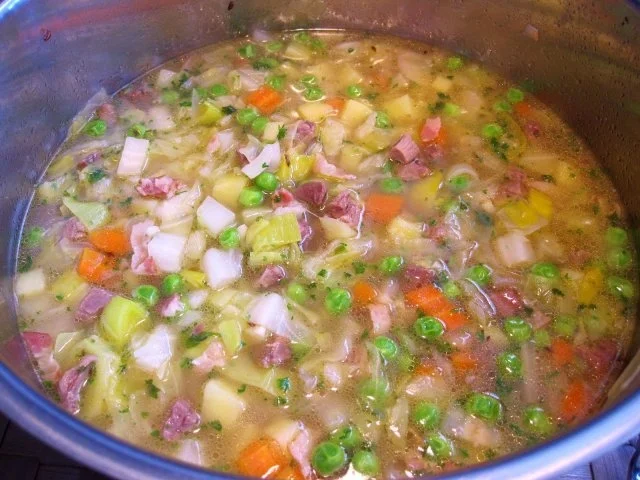 Rezept: Spitzkohl-Eintopf mit Lammfleisch Bild Nr. 10 Spitzkohl-Eintopf mit Lammfleisch - Rezept - Bild Nr. 10