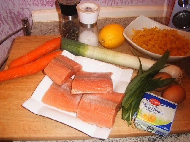 Lachs auf Gemüse und Nudeln - Rezept - Bild Nr. 2