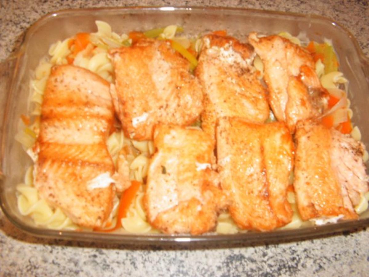 Lachs auf Gemüse und Nudeln - Rezept - Bild Nr. 7