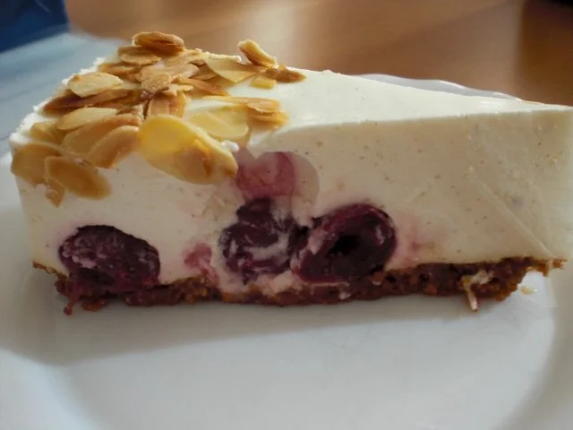 Kirsch-Joghurttorte aus dem Kühlschrank - Rezept