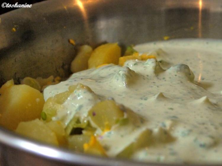 Bärlauch-Joghurt-Kartoffelsalat - Rezept - kochbar.de