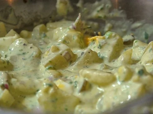 Rezept: Bärlauch-Joghurt-Kartoffelsalat Bild Nr. 10 Bärlauch-Joghurt-Kartoffelsalat - Rezept - Bild Nr. 10