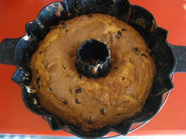 Rezept: Gugelhupf mit Sultaninen Bild Nr. 9 Gugelhupf mit Sultaninen - Rezept - Bild Nr. 9